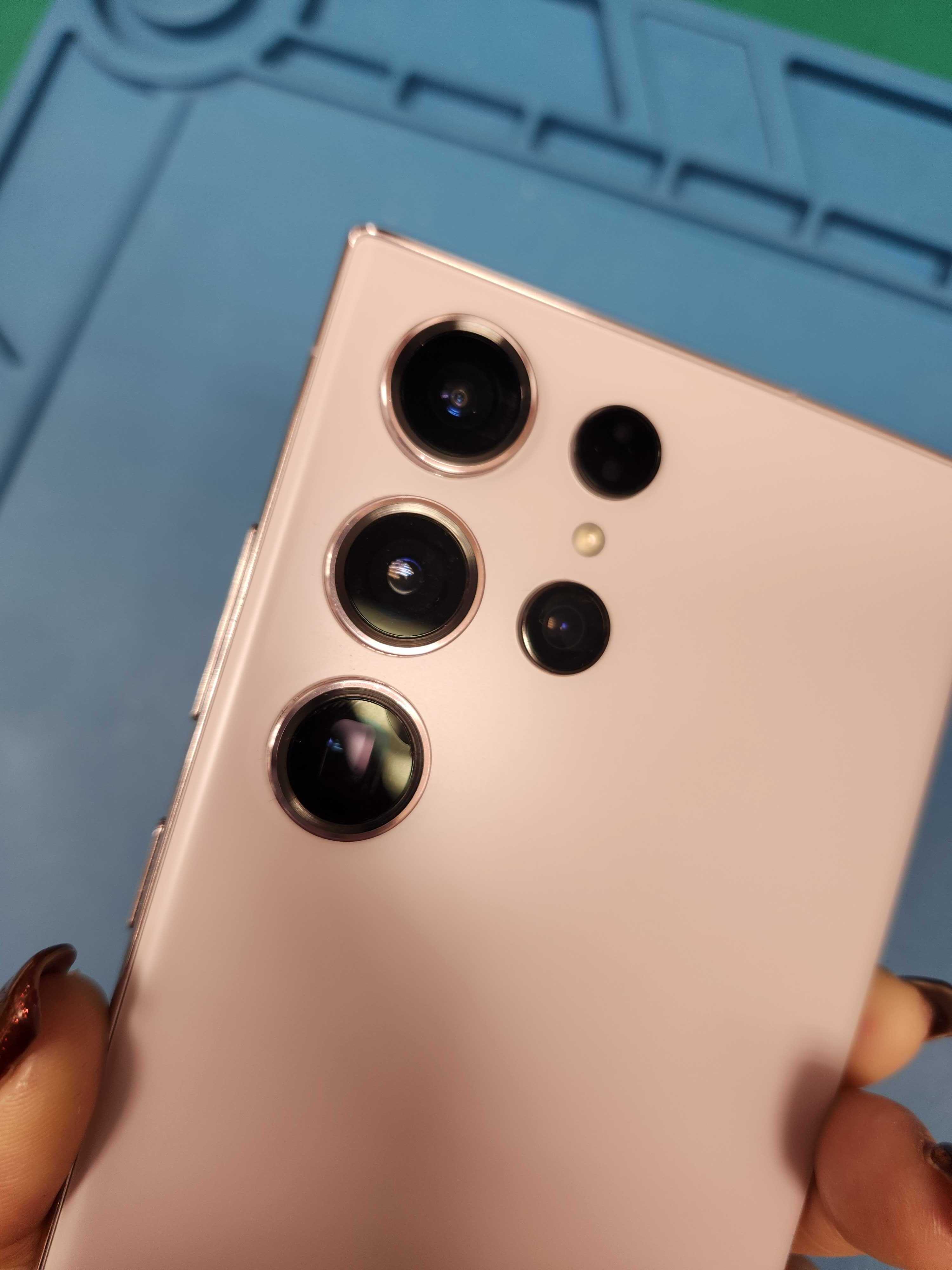 まちスマ豊川店】GalaxyS23ultra カメラレンズが割れてしまった